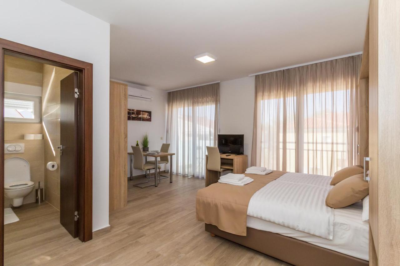Villa Astoria Biograd Na Moru Exterior foto